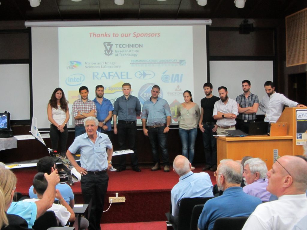 Dror and the AUVSI 2016 team on stage at the end of the seminar