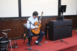 Assoc. Prof. Moshe Idan on the guitar